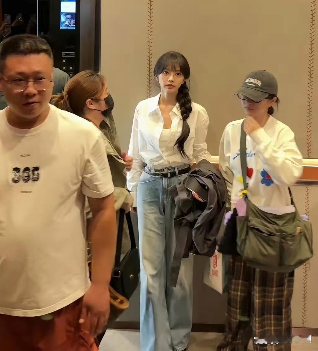 田曦薇什么时候变的这么高大了呢？