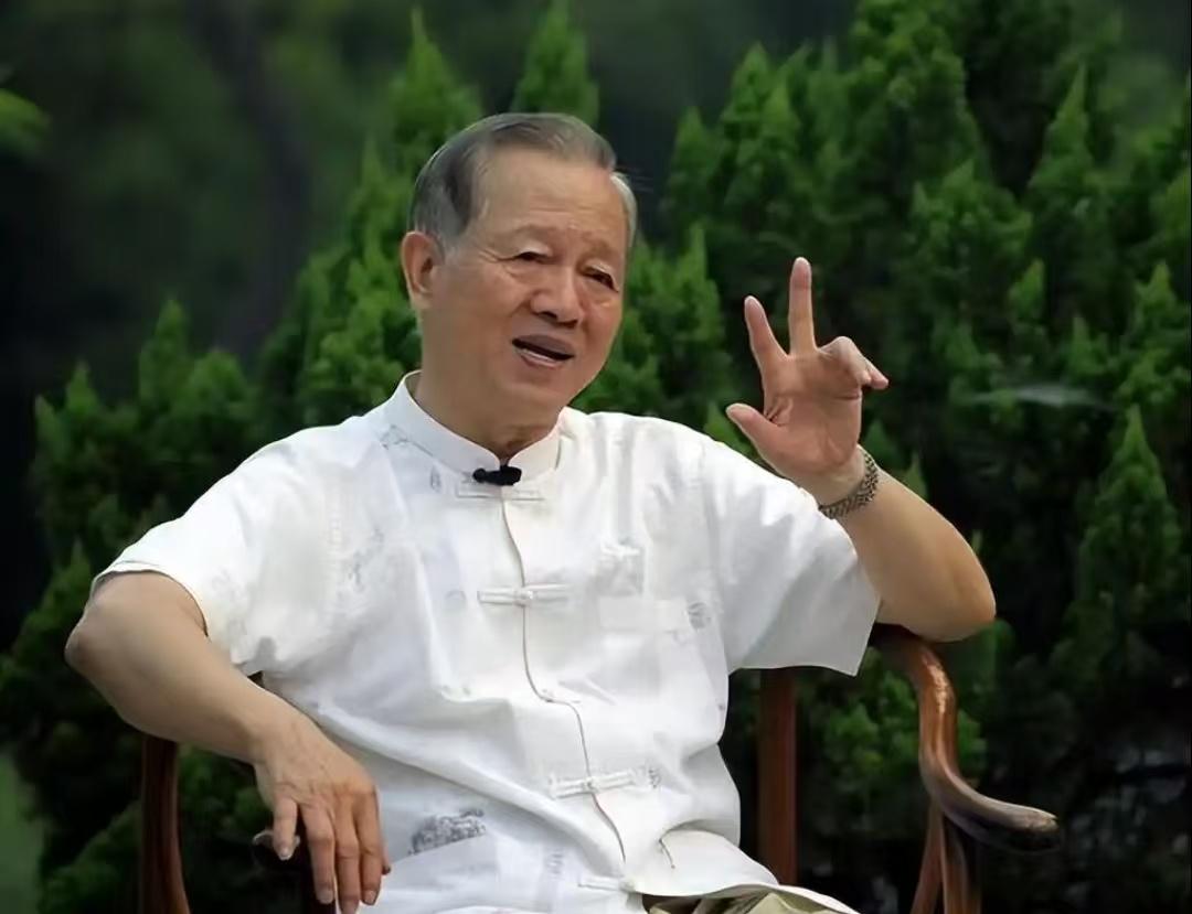 曾仕强教授说：“女人衣服太多，是在消耗自己的福气每件衣服都带有自己的磁场