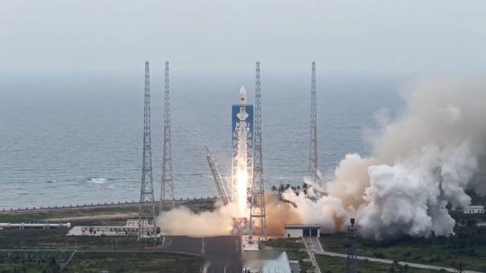 【祝贺！卫星互联网低轨22组卫星成功发射】今天，我国在海南商业航天发射场使用长征