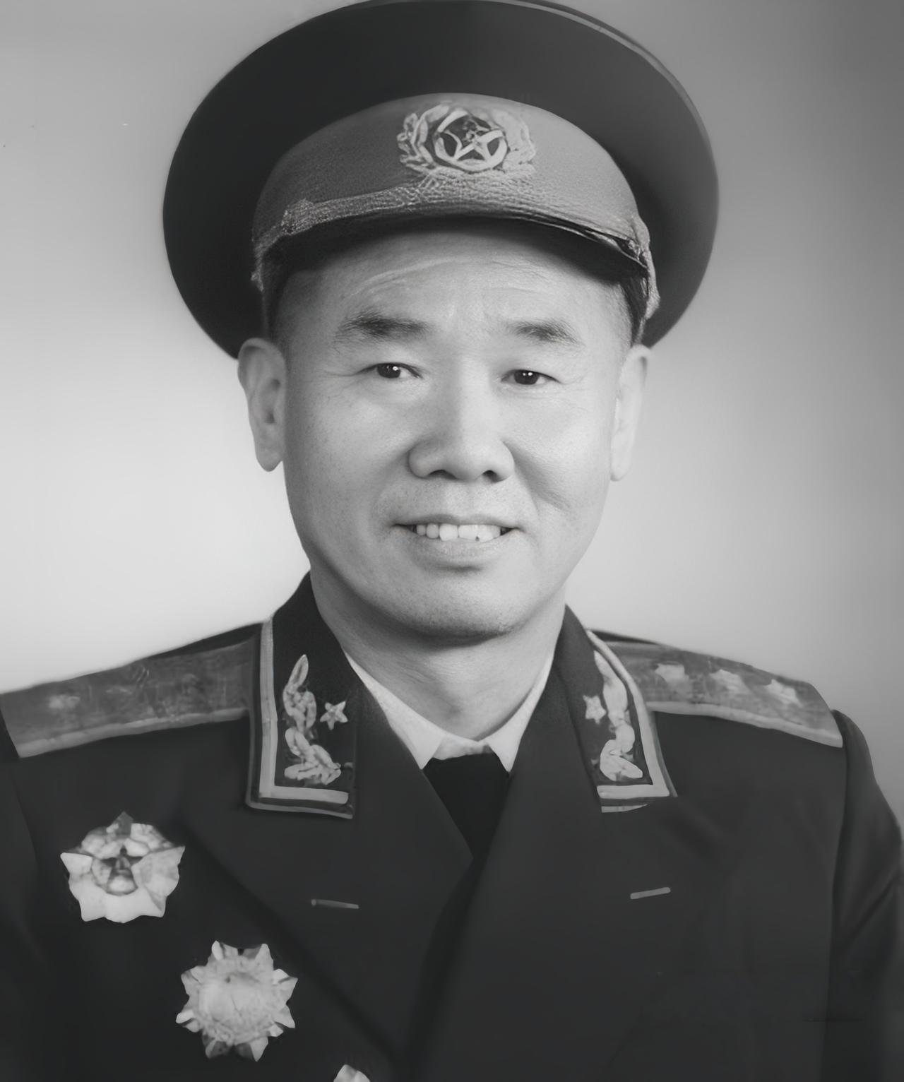 陈再道担任红四军军长，军政委是王宏坤，陈锡联是下辖的师政委，胡奇才是师长，张贤约