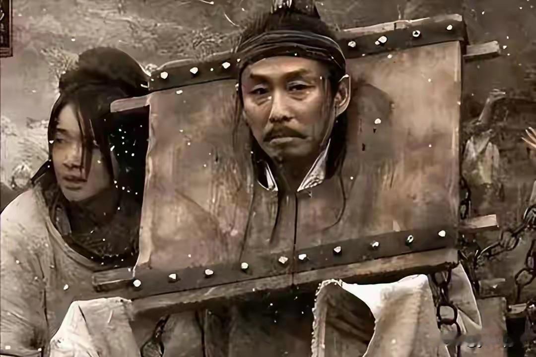 那把剑举起来的时候，他的王后就在旁边。公元前494年，会稽山上，越王勾践被吴