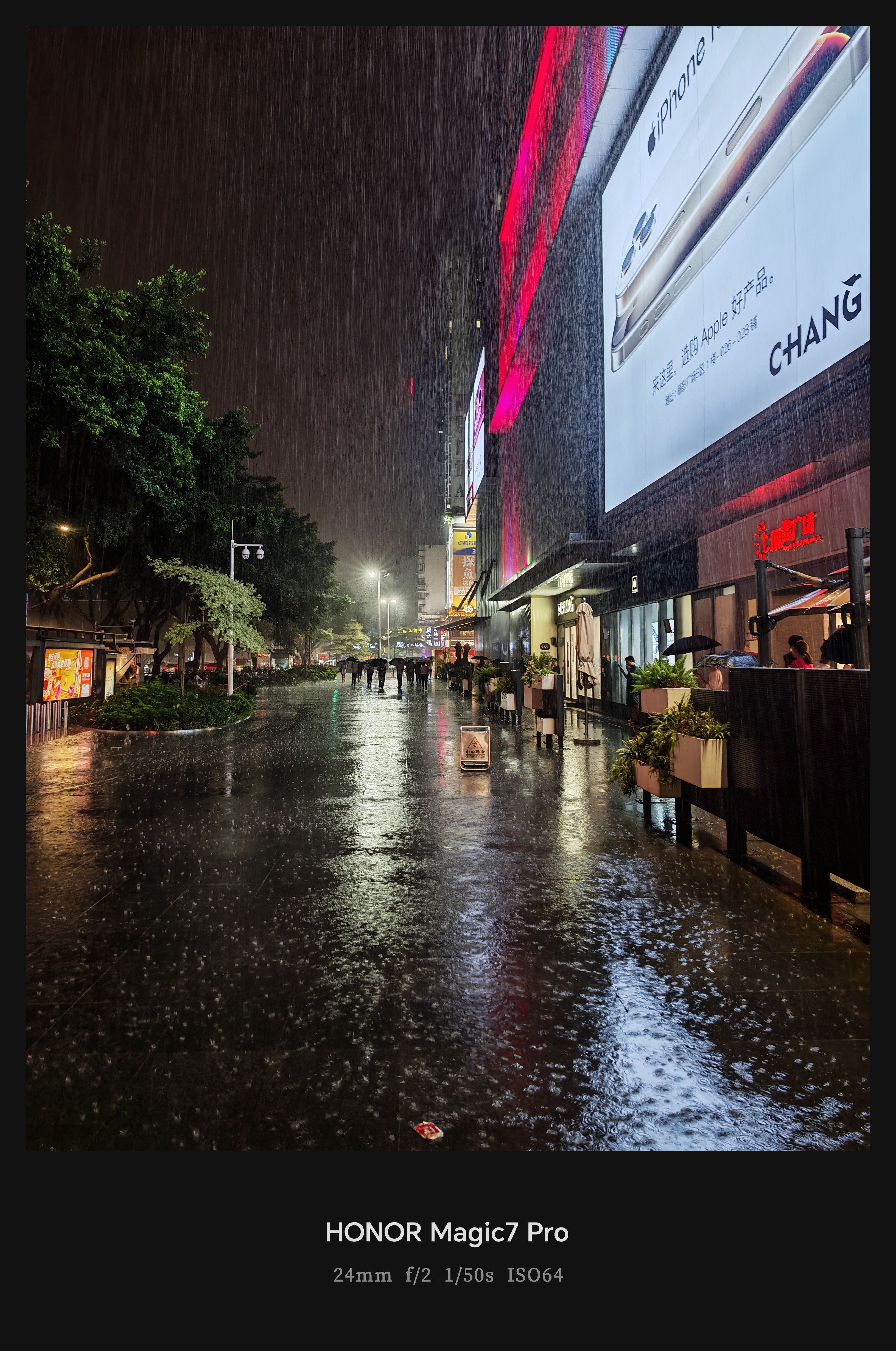 广东人以为的和实际上的台风台风过了，但是雨水不停。[捂脸哭][捂脸哭][捂脸哭]​​