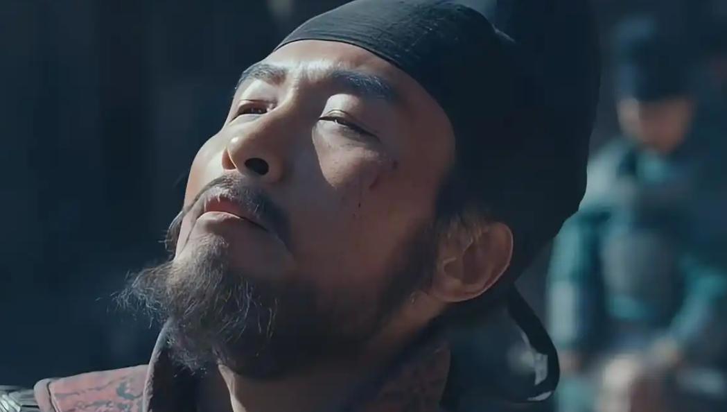 泾州节度使张彦泽看上了幕僚张式的妻子刘氏，后来，张彦泽下令豁开张式的嘴巴，割取其