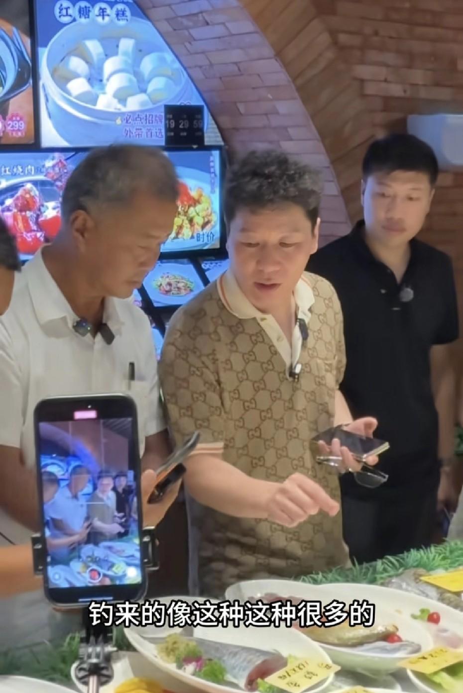 沈巍身边能看出人生百态，不同认知的人对待这波流量的态度，在这些人里面，最让我欣赏