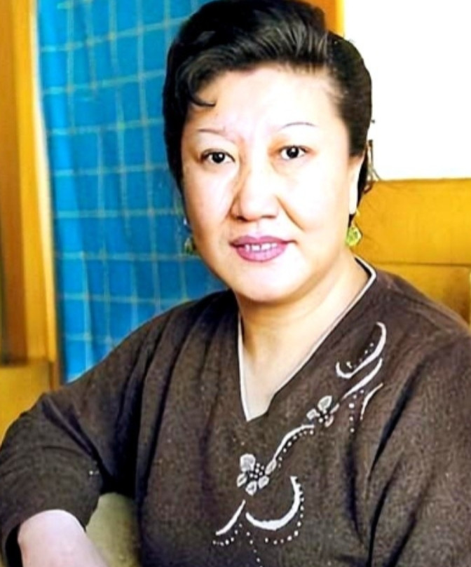 2005年，高秀敏突发疾病去世，留下了长春、北京、珠海的七套房子和巨额的存款，长