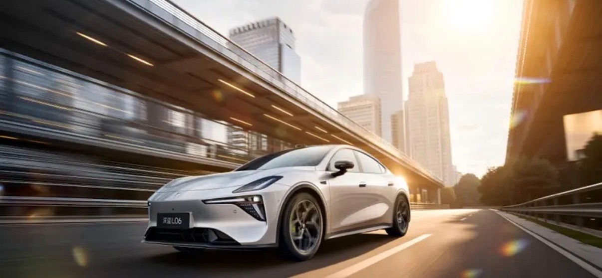 【中国首批大规模L3级自动驾驶车辆正式上路】12月26日，46辆搭载L3级智能驾