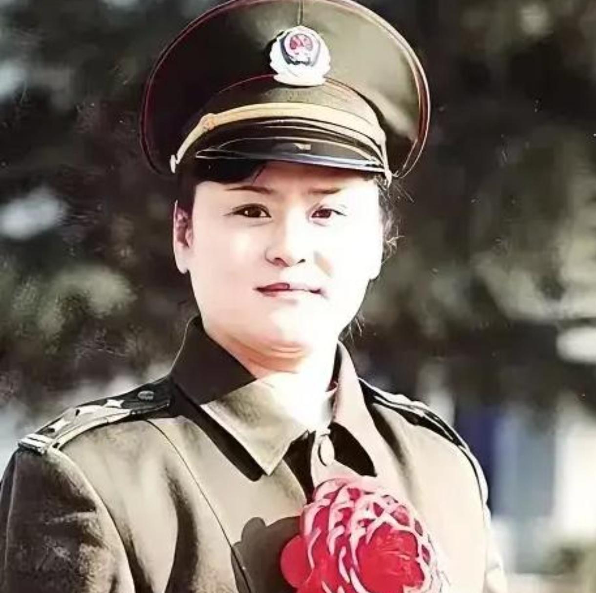 1996年郑州，一歹徒全身绑满炸葯，冲进1家幼儿园，劫持28个孩子。35