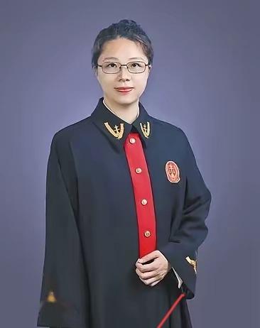 徐法官这回，确实被推到了风口浪尖上。LV告赢茉莉奶白这事，最让人不舒服的，不只是