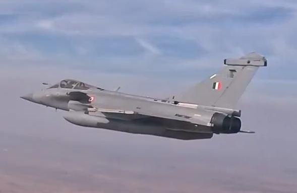 印度空军在阅兵中展示被巴基斯坦击落的BS-022“阵风”战斗机，以“辟谣”该战机