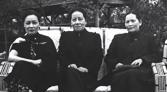 宋美龄一生究竟有多少财富？咱得先从根上说起。宋美龄不是嫁给蒋介石才阔的，人家那