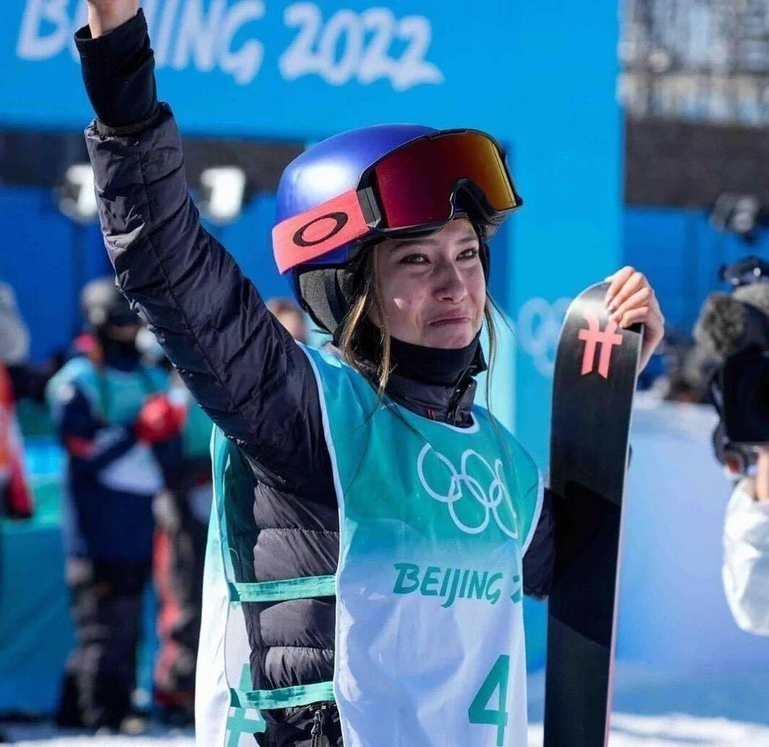 谷爱凌再创历史！训练首秀高难动作组合，公开坦言：去年是最难一年近日，冬奥冠军谷