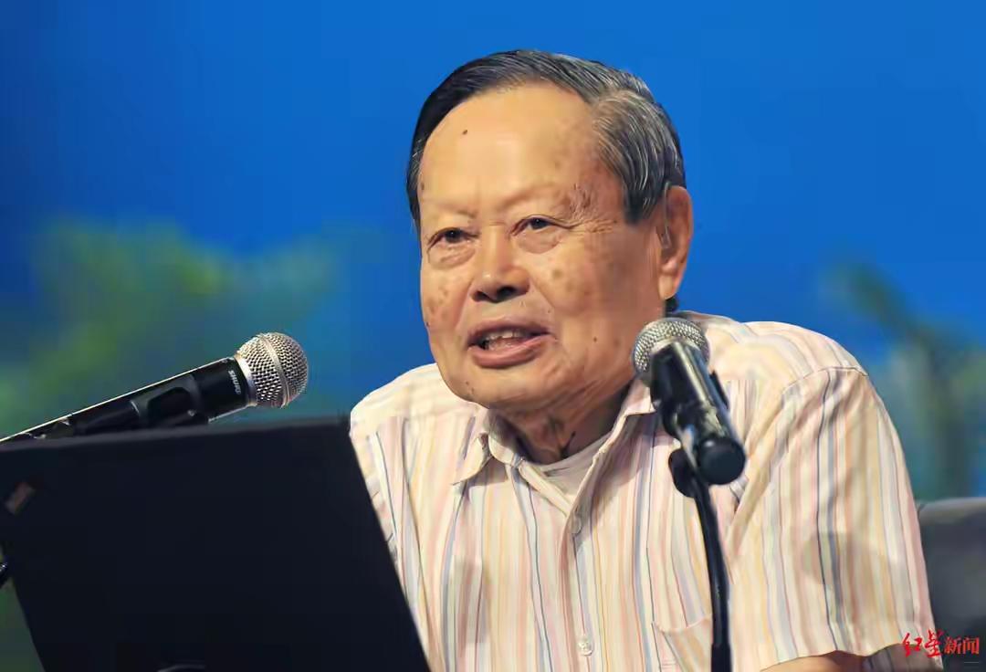 最伟大的那个他仍在思考：那时97岁的杨振宁“杨振宁是20世纪最伟大的物理学家