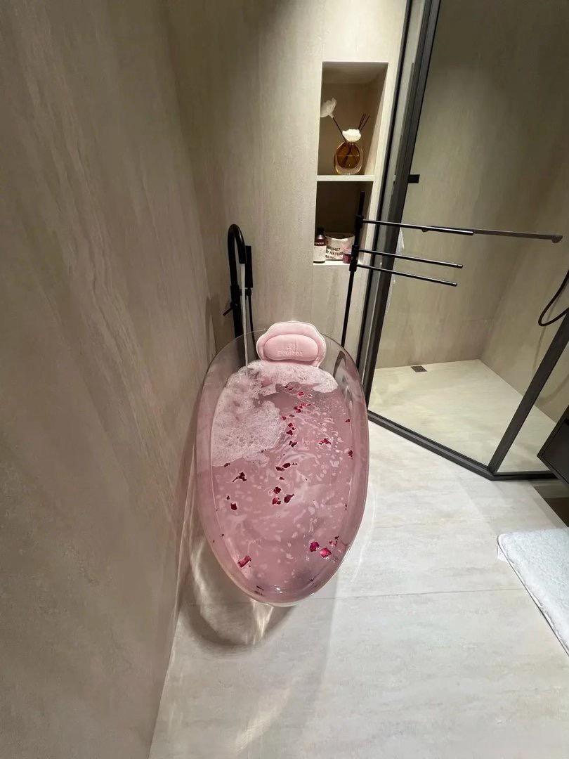 现在小宾馆都这么懂浪漫了吗