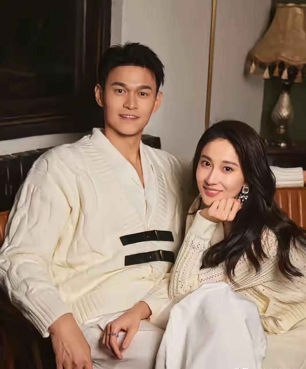 孙杨聊起妻子时那股子藏不住的劲儿，像极了咱们身边晒幸福的普通小伙。他说第一