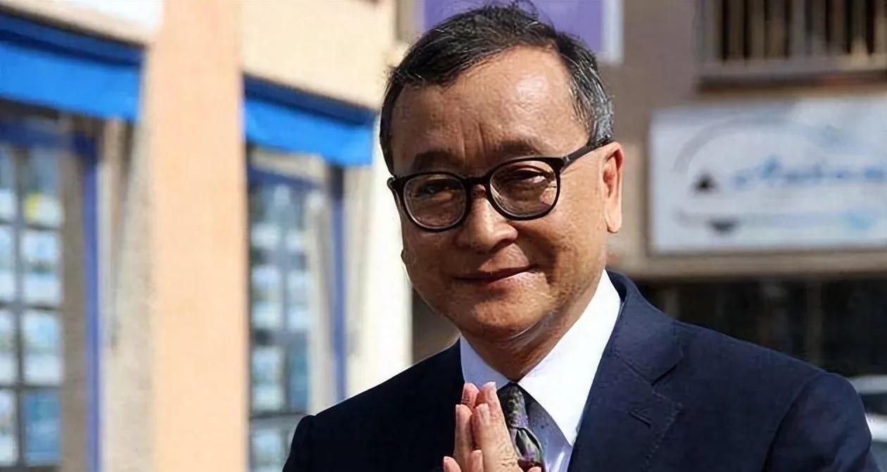 看看柬埔寨这摊死水！贪污遍地，强权横行，洪森那帮人把国家蛀空了三十年！这种局面，