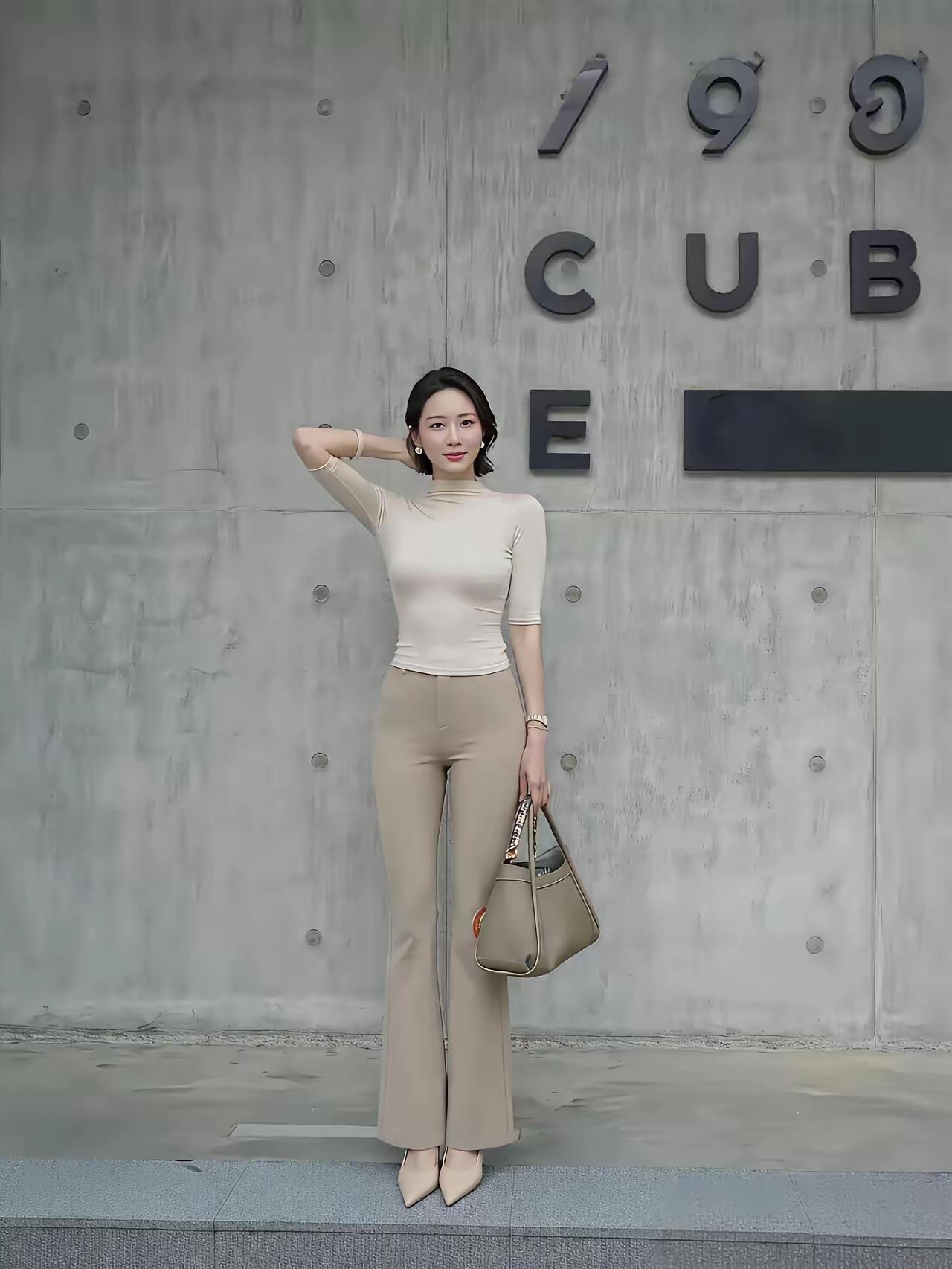 阿姨身材真好，又瘦又有料，模特身材，风韵犹存有气质50+的阿姨气质范老阿姨