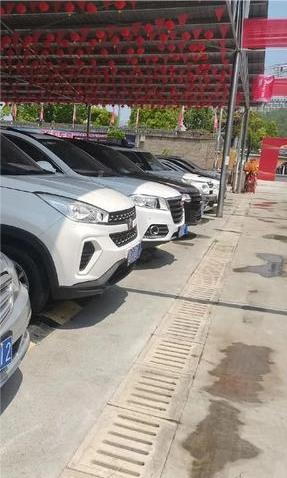 买二手车，车龄选新还是旧？怎么选最划算？在选购二手车时，很多人常常纠结一个问题