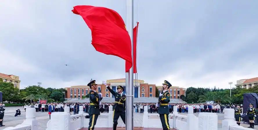 为什么台湾人放着繁荣富强的祖国不回归却顽固地拒绝统一？为什么台湾有人会支持台独？