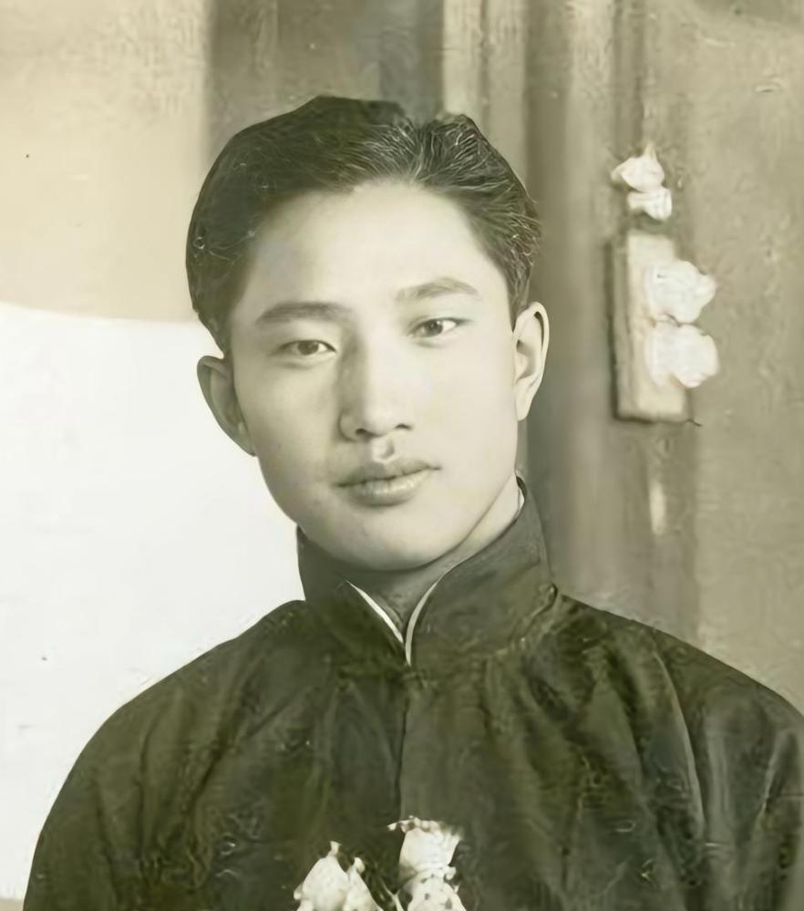 1988年，有个地下党员从台湾带回一份名单，他开门见山地说：“我没有别的事，就是