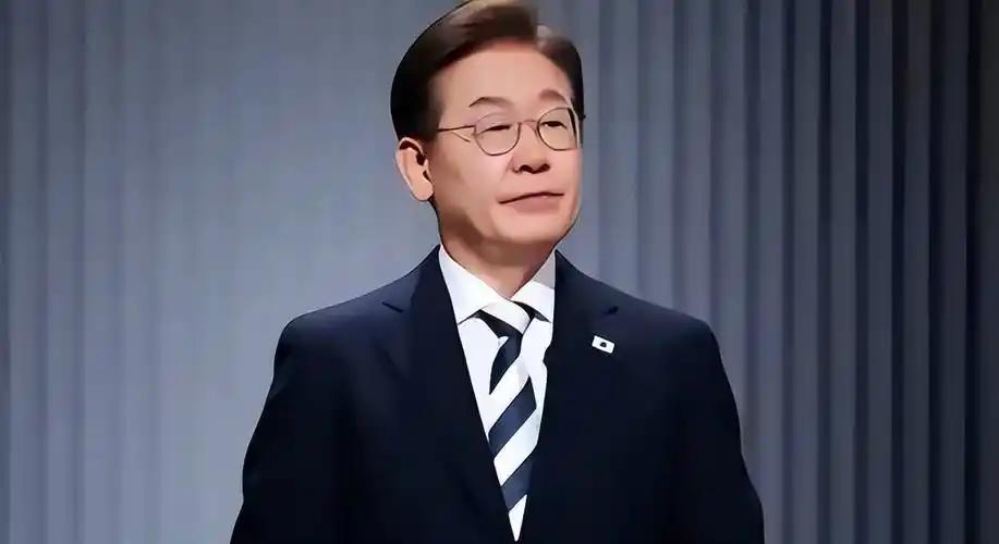 李在明豪赌“韩国版硅谷”！据日本经济新闻网站7月24日报道，韩国李在明政府提