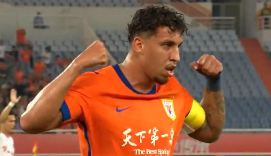 山东泰山3-1战胜青岛海牛，取得联赛三连胜，中超排名暂居第二，克雷桑、刘洋和李小