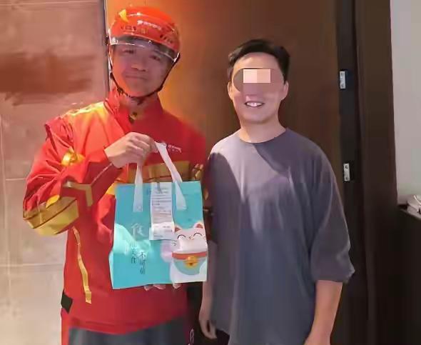 亲自测试点了两次京东外卖，第一次是穿着美团衣服来的，超时严重，第二次干脆没有骑手