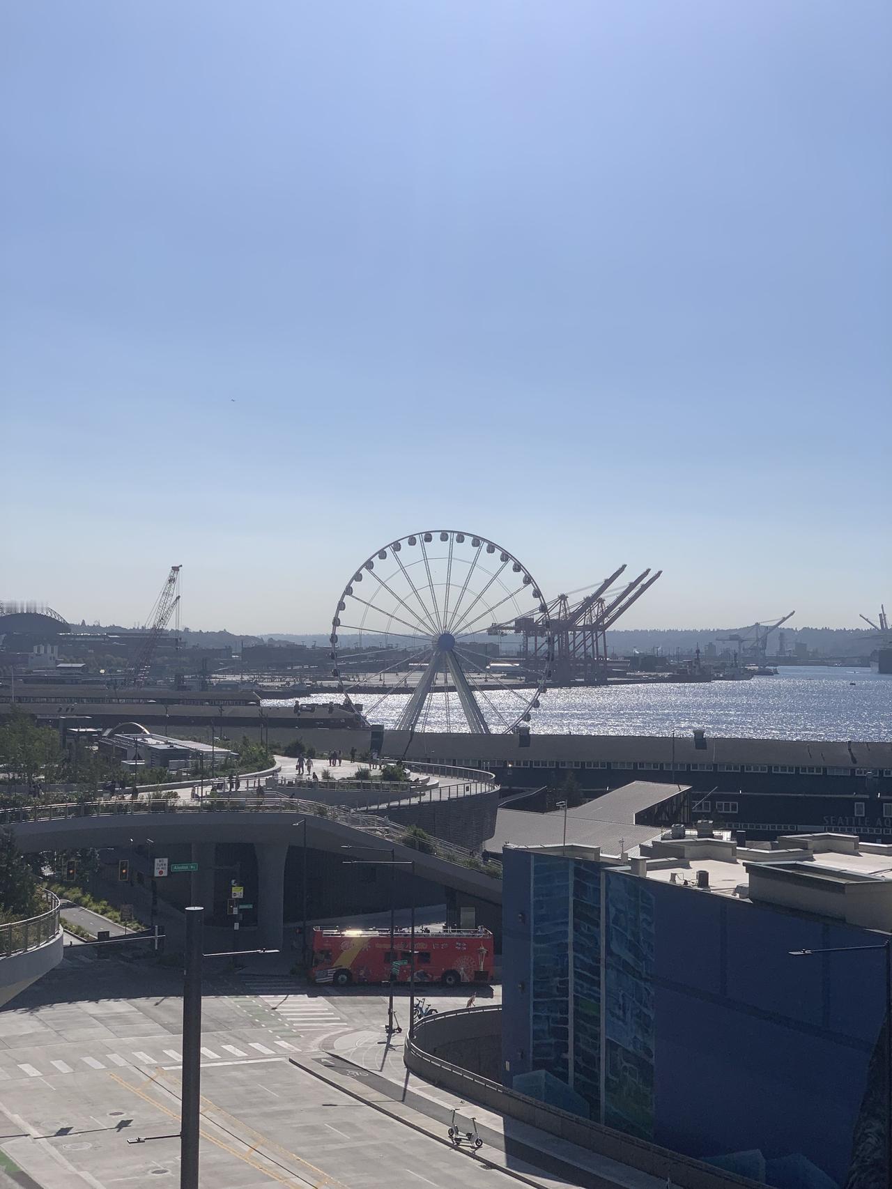 朋友这几天郁郁寡欢，究其原因，他说，他哥哥破产了。你哥哥不是