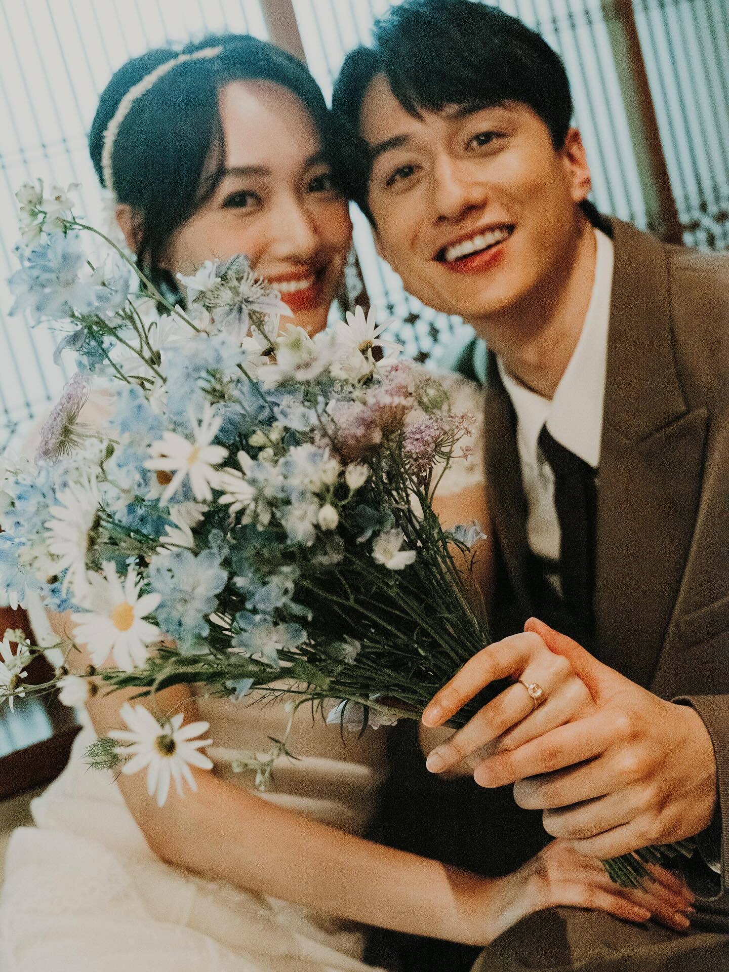 OMG！！！刘俊谦蔡思韵结婚！！！恭喜！！！据报道，经纪公司证实两人今天在日本完