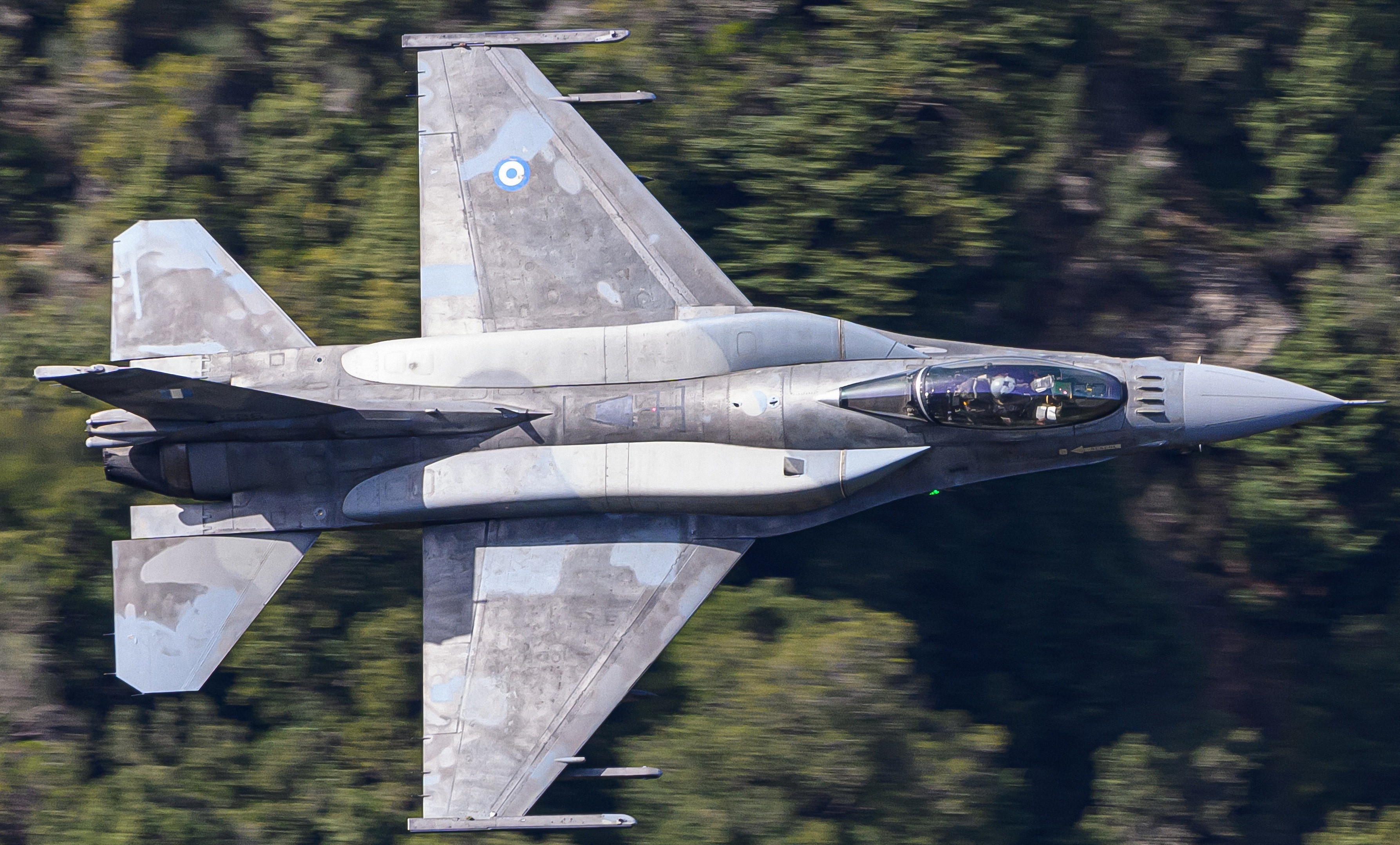 高分辨率图像希腊F16钻山谷