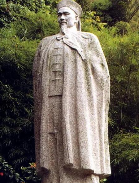 1841，道光皇帝下令把林则徐“发配”新疆伊犁。刑部接到诏书，上上下下直犯嘀咕：