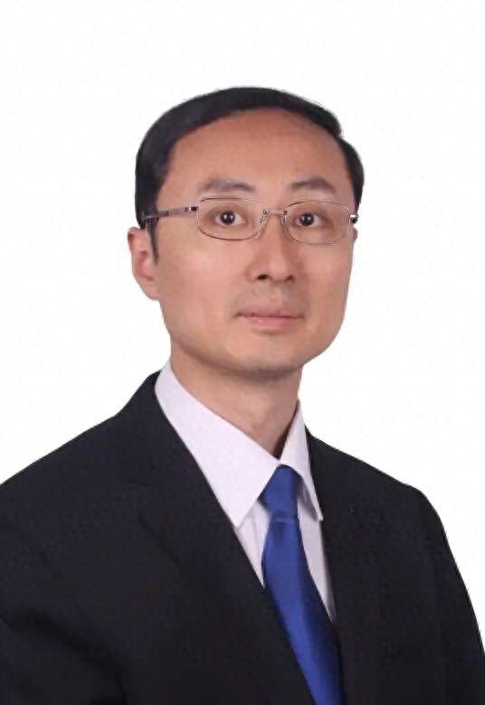 孙卫东卸任外交部副部长孙卫不1966年9月出生，现在才不到60周岁。而副部级的最