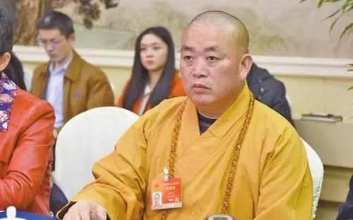 少林住持释永信的堕落历程：释永信住持堕落了呀！他从闻名全国的大寺院少林寺走进