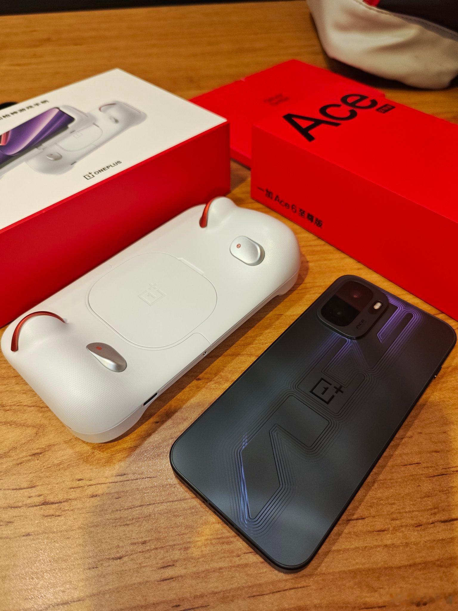 卧槽，看到有网友抢到了1分钱的一加Ace6至尊版