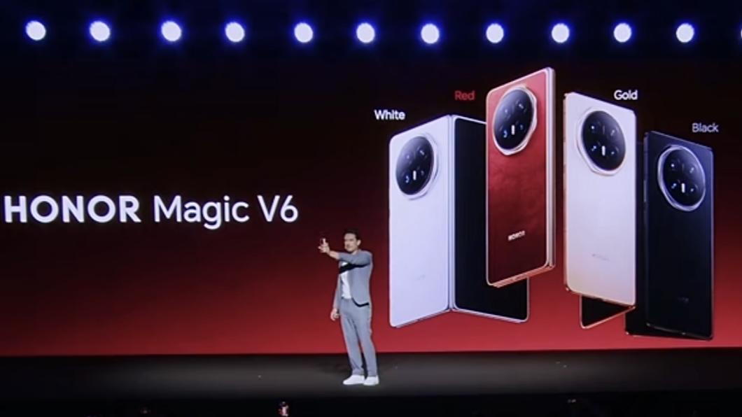 MWC2026，超薄折叠屏旗舰荣耀MagicV6正式在海外发布，机器人手机R