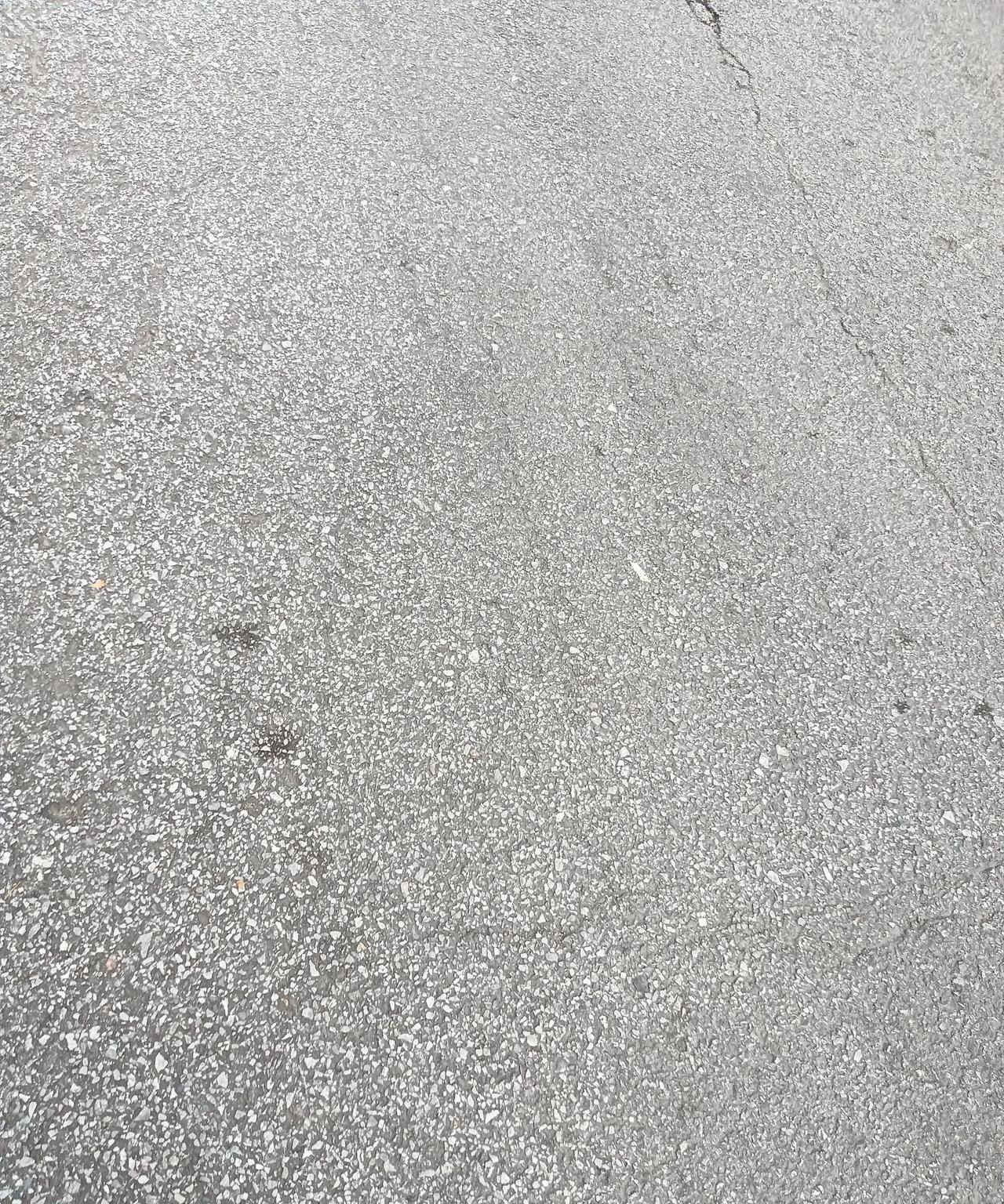 我真的对我老妈服了。6月份的时候，我给了她一万现金，我姐给了5000元现金，加