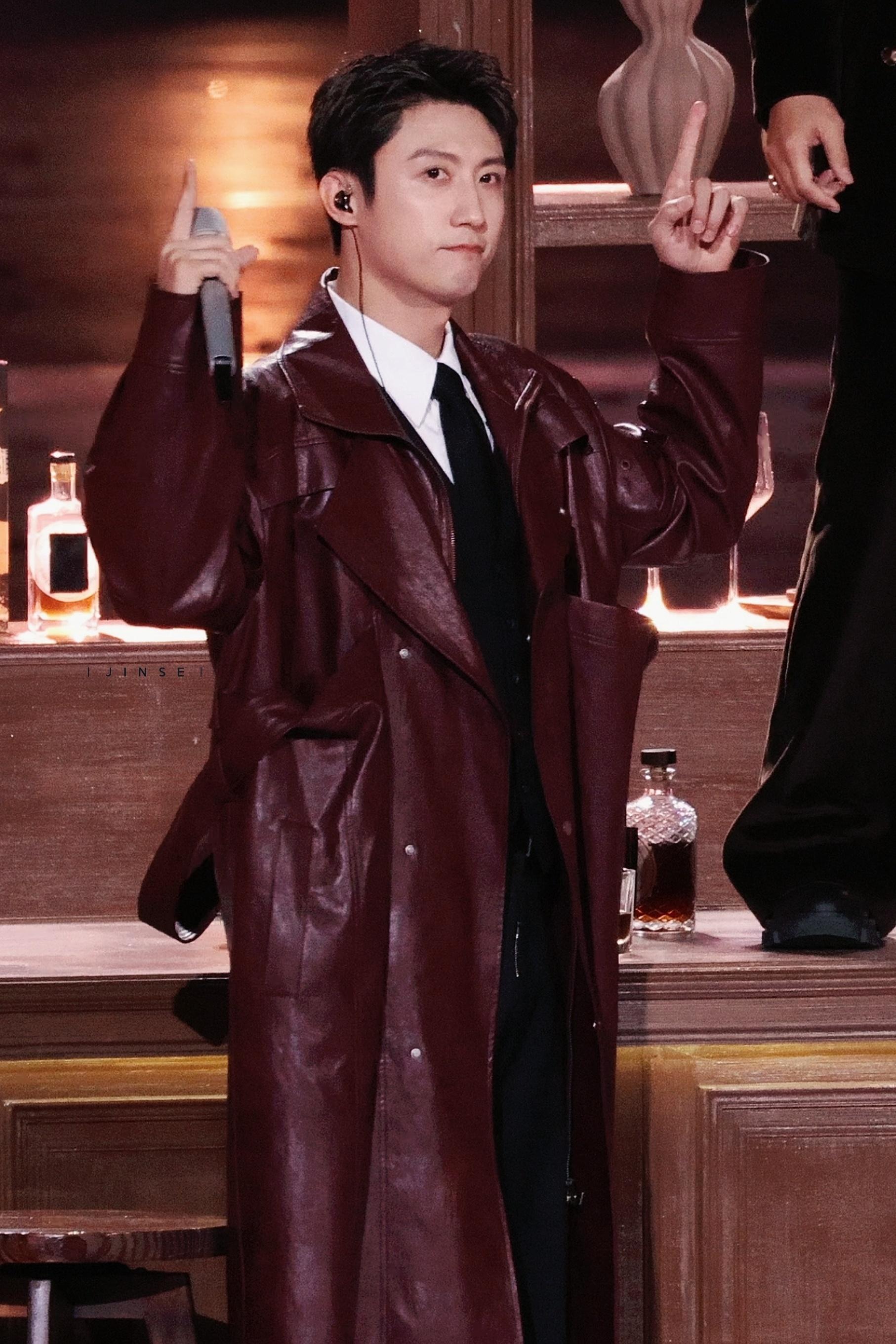 邓超黄景瑜王鹤棣魔丸魔警魔童谁能顶住这三人的欢乐攻击！邓超上桌引爆笑点，黄景瑜