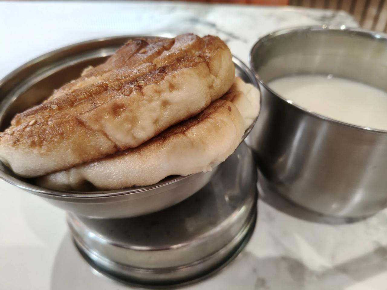 新单位的一日三餐让我很满足不花一分钱的一日餐，不重样，菜不多一个，但吃起来香！