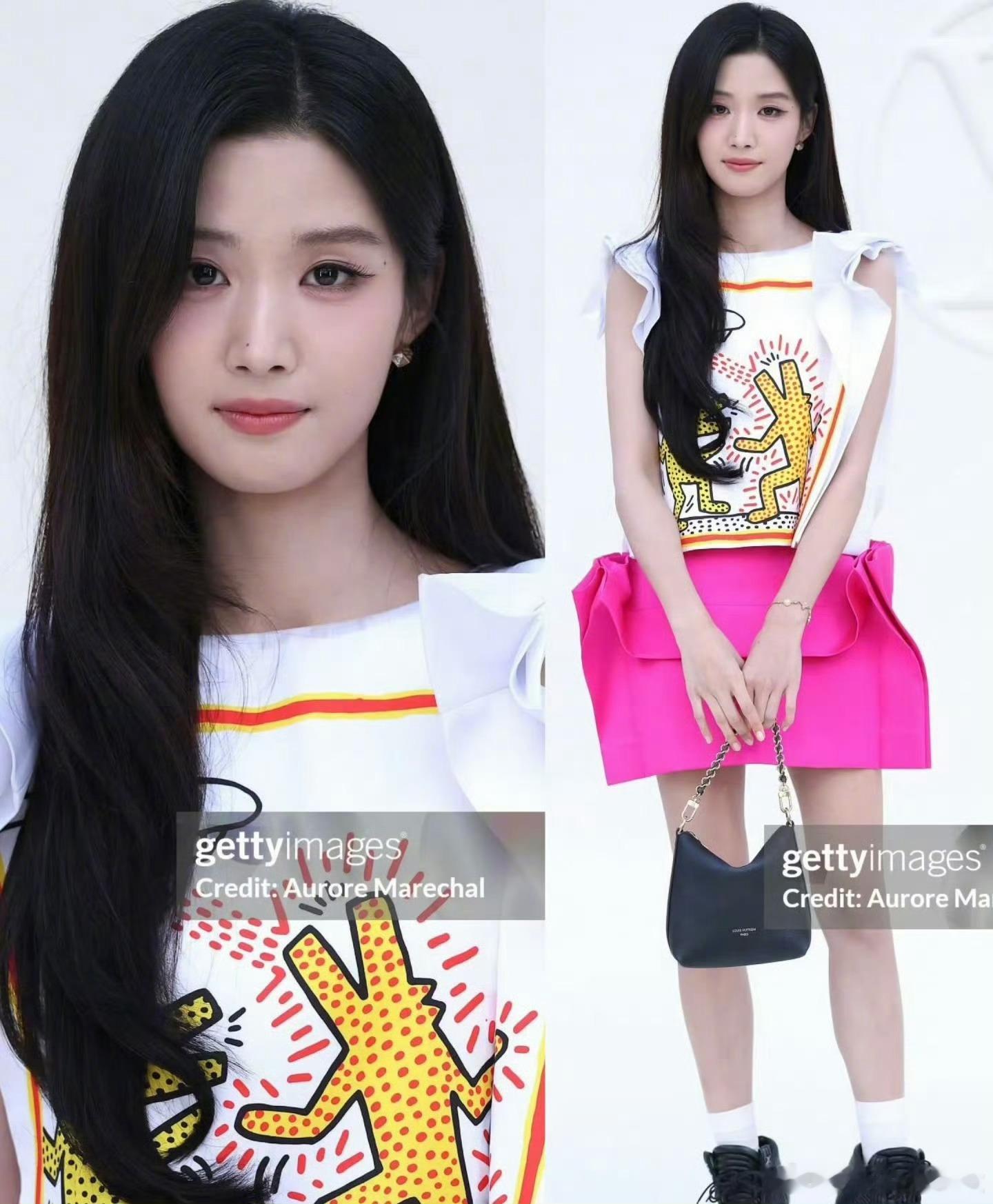 卢昱晓LV生图好韩好明媚好美腻！！！可衣服怎么这么像扑克牌[doge]​​​