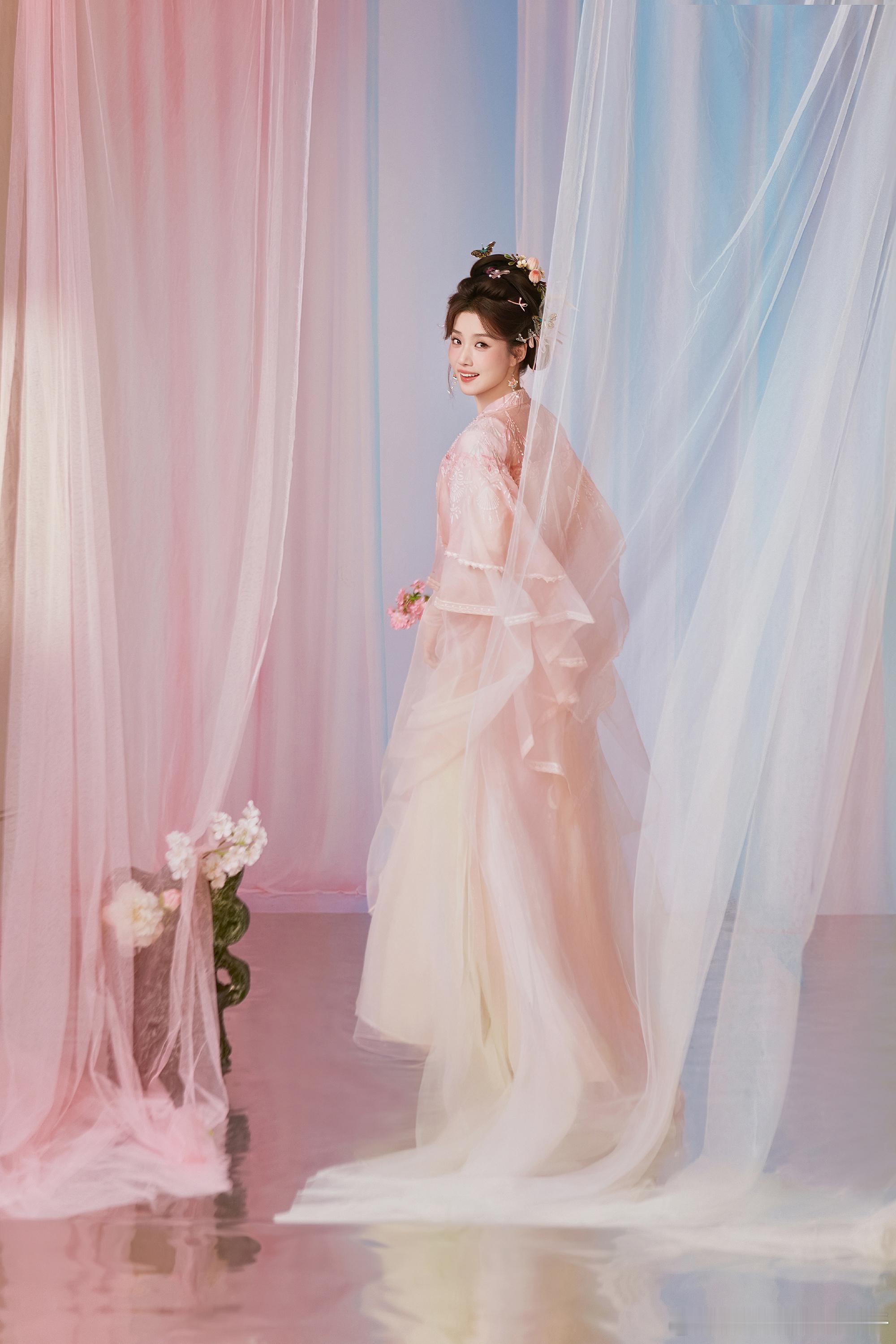 央视官宣卢昱晓卢昱晓这套古装造型真的太惊艳了吧