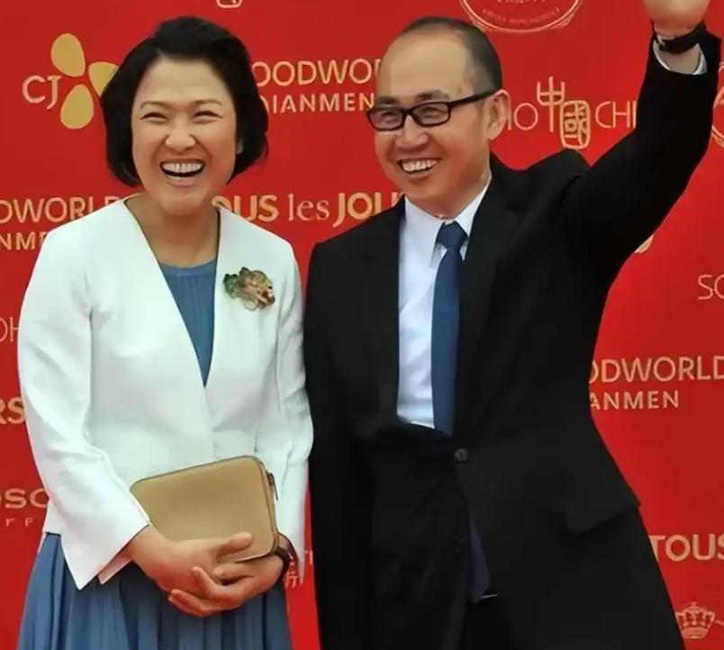 该算总账了！国内套现超300亿，钱全通过离岸信托转去美国，游艇豪宅、奥斯卡评委身