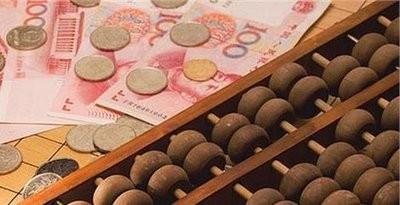 都在吐槽返程的高价机票和堵成一锅粥的高速路。而咱们家里的长辈们，却在焦虑另一件事