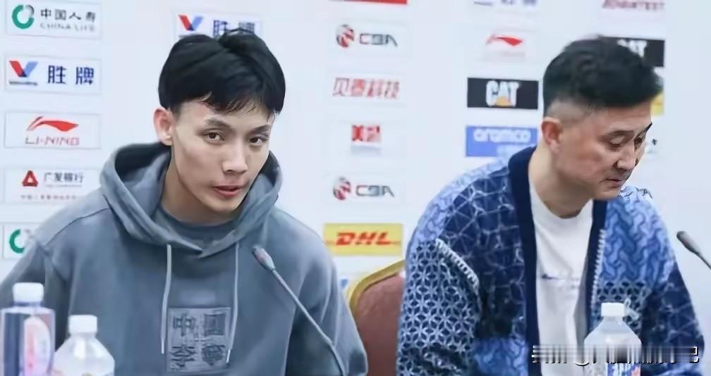 宁愿给胡明轩&外援找手感，也不给徐杰作战术，这才是广东连续输球的原因！广东两连