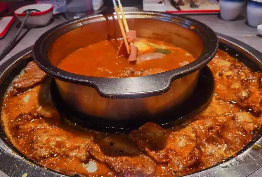 冬天才是减脂黄金期，信我。你裹上羽绒服那一刻，脂肪就开始偷偷堆积。北方人冬