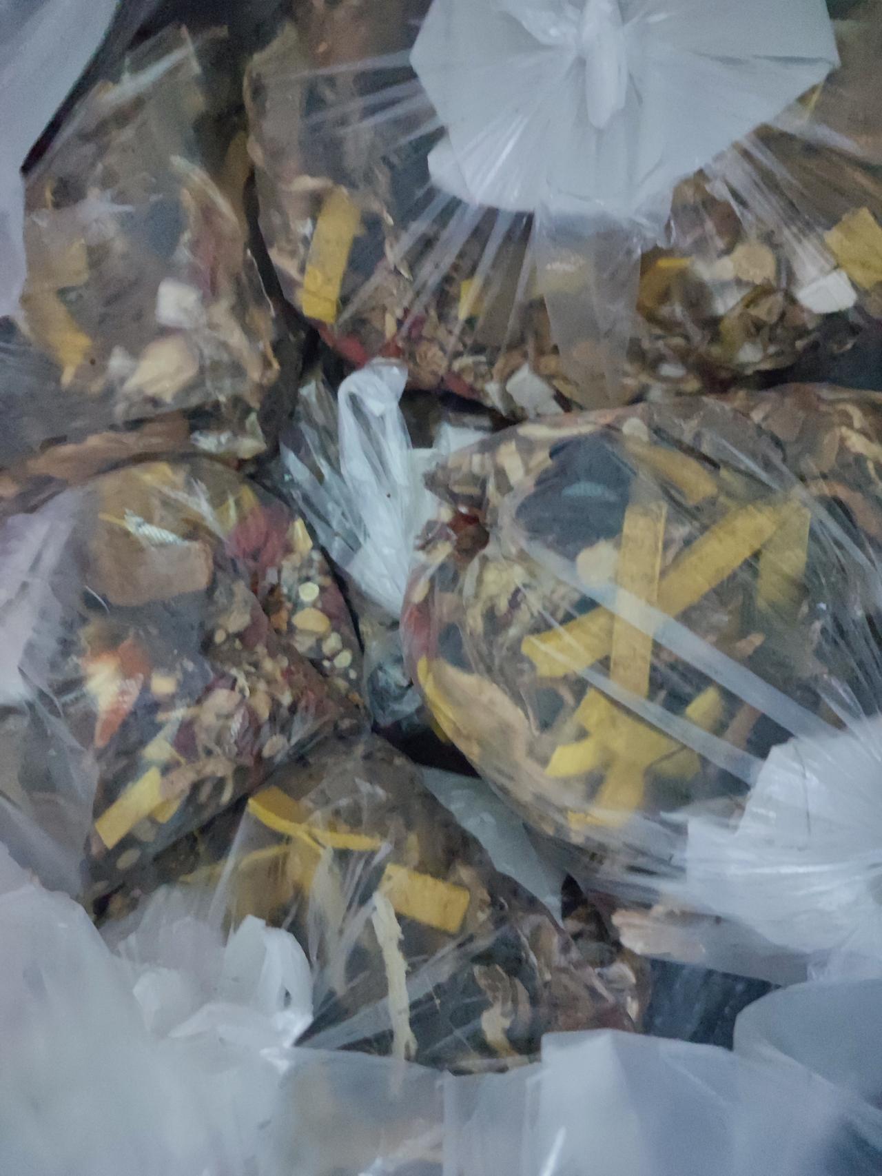 爱生活的时候别忘了首先爱自己！老公吃了八个月的中药了，不是有药就能治病，不