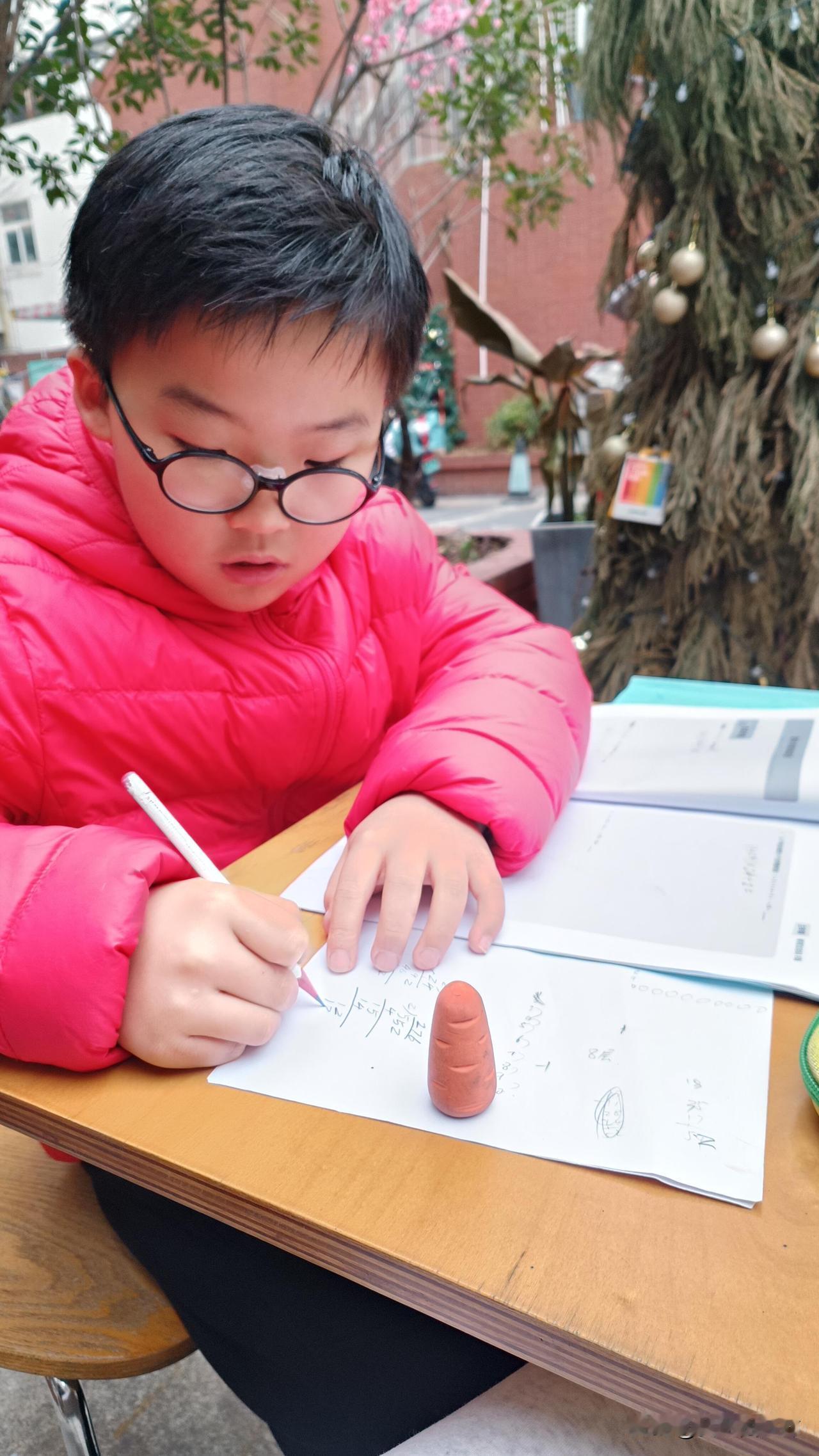 江苏毫无放假的意义寒假的孩子，比上学还忙放假的意义，好像在娃上小学后就变了味