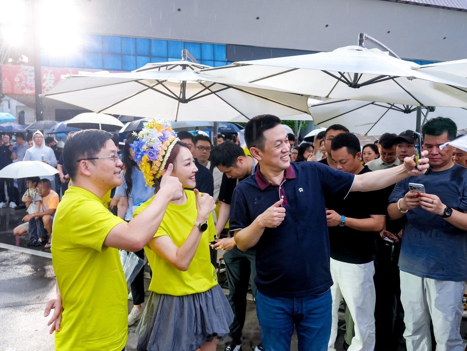 说实话，蔚来第4000座换电站落成、首座第五代换电站投入运营，看到这个...