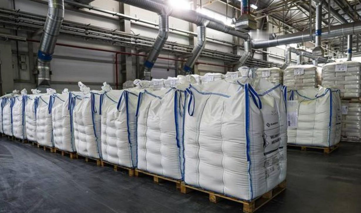 全球尿素疯涨，美国化肥"断粮"，为啥就中国不慌，美国农场主现在是真的急了，眼瞅