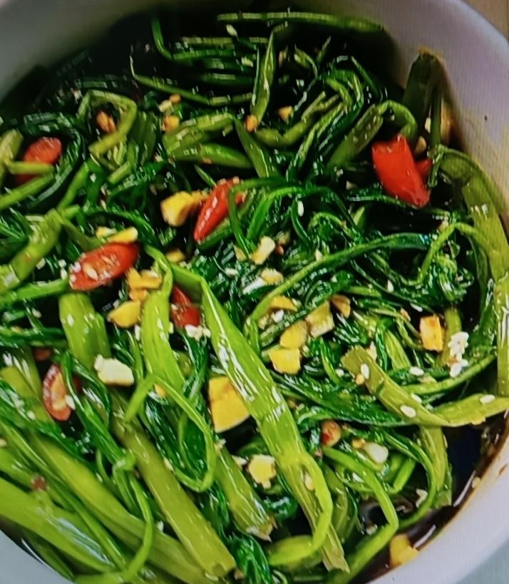 最近听说“瘦49斤玉米鸡”分享的掉秤秘籍，晚上多吃液体食物，掉秤速度惊人，我深有