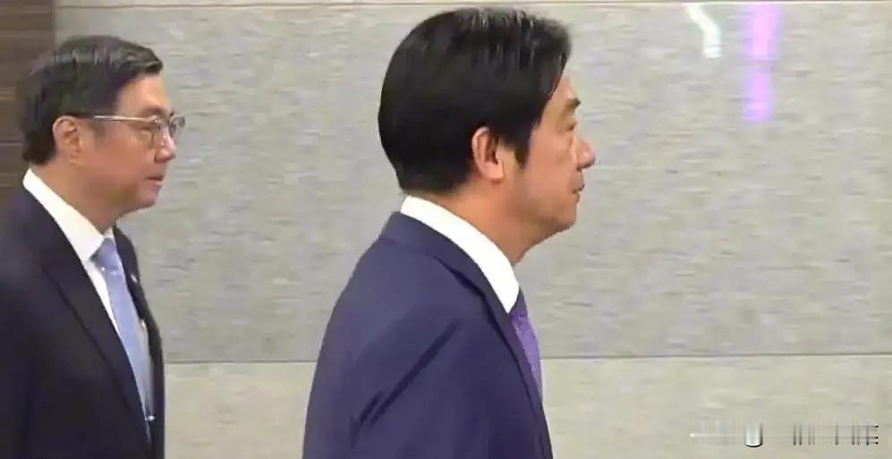 赖清德以武拒统，齐射海马斯火箭炮示威！6月10日，台陆军出动6辆发射车，从大