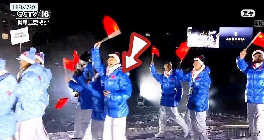 阿玛尼都看傻了，米兰冬奥会，中国队这身衣服直接封神。意大利人主场，全球媒体的镜